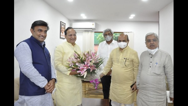 ಹೈಕಮಾಂಡ್ ನಾಯಕರೆದುರು ಆದೇಶ ಉಲ್ಲಂಘನೆ!