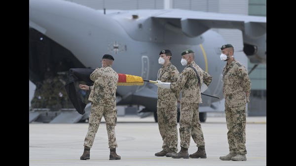 ನಿಂತಲ್ಲಿ, ಕುಂತಲ್ಲಿ ಬಾಂಬ್..! 