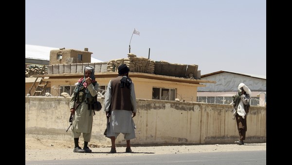 ಬಿಲದಲ್ಲಿ ಅಡಗಿದ್ದವರು ಮೇಲೆದ್ದರು..! 