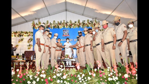 ಅಫ್ಘಾನ್ ವಿದ್ಯಾರ್ಥಿಗಳ ರಕ್ಷಣೆ