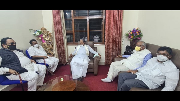 ಸಚಿವ ಎಂ.ಟಿ.ಬಿ. ಭೇಟಿ ಸಂದರ್ಭ ಶರತ್ ಬಚ್ಚೇಗೌಡ ಇದ್ದರು