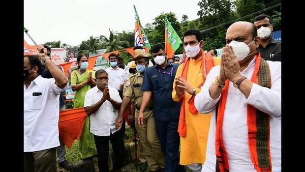 ಜನರಲ್ಲಿ ಗೊಂದಲ ಮೂಡಿಸಿದ ಸಿಎಂ ಬೊಮ್ಮಾಯಿ ನಡೆ!