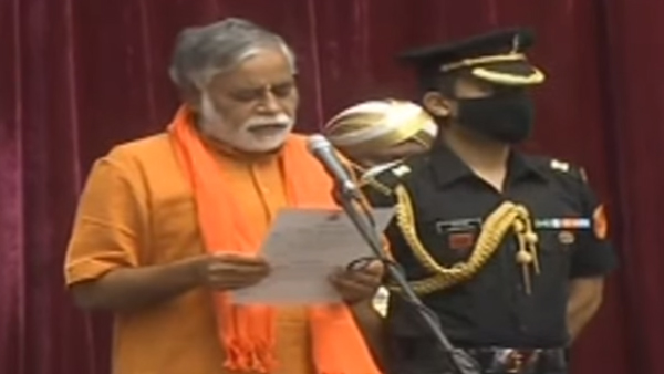 ಸಚಿವರಾಗಿ ಪ್ರಮಾಣ ವಚನ ಸ್ವೀಕರಿಸಿದ ಬಿ.ಸಿ ನಾಗೇಶ್