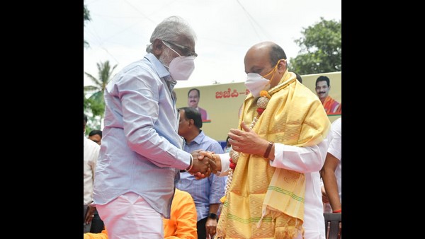 ಮಹೇಶ್‌ಗೆ ಮಂತ್ರಿ ಪದವಿ ಸುಳಿವು ಕೊಟ್ಟ ಯಡಿಯೂರಪ್ಪ!