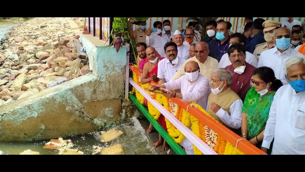 ರೈಲು ನಿಲ್ದಾಣಗಳಲ್ಲಿ ಕೋವಿಡ್ ಪರೀಕ್ಷಾ ಕೇಂದ್ರ