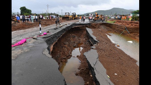  China Floods: Death Toll Rises To 302, 50 Still Missing After Record Downpour