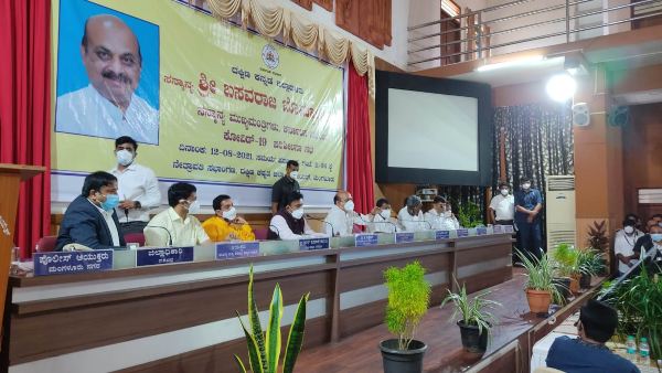 ಕೋವಿಡ್ ಸೋಂಕಿತರ ಮನವೊಲಿಸಿ