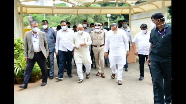 ನೇರವಾಗಿ ವಿಧಾನಸೌಧಕ್ಕೆ ಆಗಮಿಸಿದ ಬೊಮ್ಮಾಯಿ