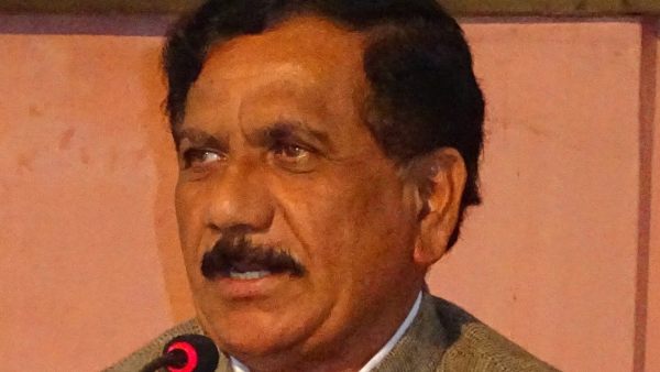 ಬೋಪಯ್ಯ ಪರ ಗೌಡ ಸಮಾಜ ಬ್ಯಾಟಿಂಗ್