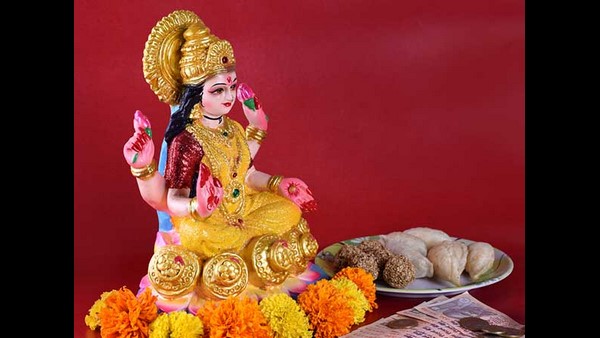 Varalakshmi Vratham 2021 Date, History, Timings, Puja Vidhi, Why we celebrate and Significance Varalakshmi Vratham 2021 Date, History, Timings, Puja Vidhi, Why we celebrate and Significance