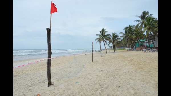 ಕರಾವಳಿ ಭಾಗದಲ್ಲಿ ನಿರಂತರ ಮಳೆ ಕರಾವಳಿ ಭಾಗದಲ್ಲಿ ನಿರಂತರ ಮಳೆ