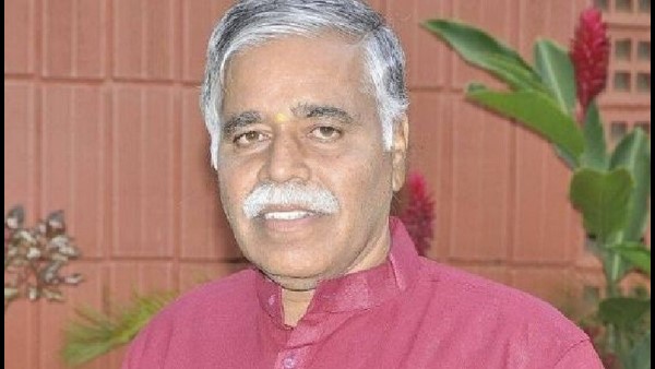ಮೊದಲ ವರ್ಷದ ಪದವಿಯಿಂದ ಜಾರಿ 