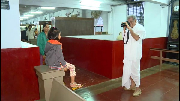  ಹೆಗ್ಗಡೆಯವರ ಫೋಟೋ ಫ್ರೇಮ್ ಅದ್ಭುತ