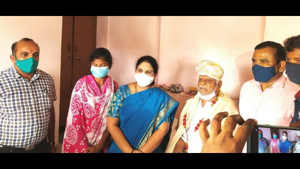 Chitradurga District Administration Paid Homage To The Freedom Fighters