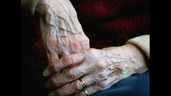  ಹಣ ತೆಗೆದುಕೊಂಡು ಮೋಸ ಮಾಡಿದ್ದಾರೆ