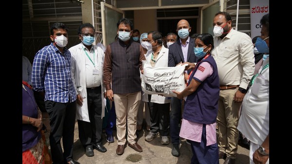 Minister Ashwath Narayan facilitates SSLC students who scored good marks