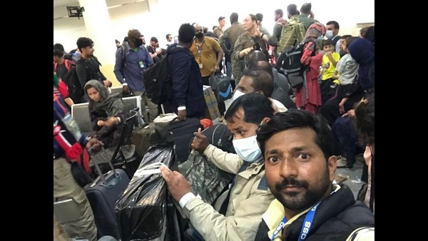  ಮತ್ತೆ ನಾಲ್ವರು ಕನ್ನಡಿಗರು ಮಂಗಳೂರಿಗೆ ವಾಪಸ್