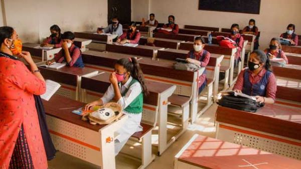 ಸಮಸ್ಯೆ ಪರಿಹರಿಸದೇ ಪರಿಹಾರ ವಿತರಣೆ 