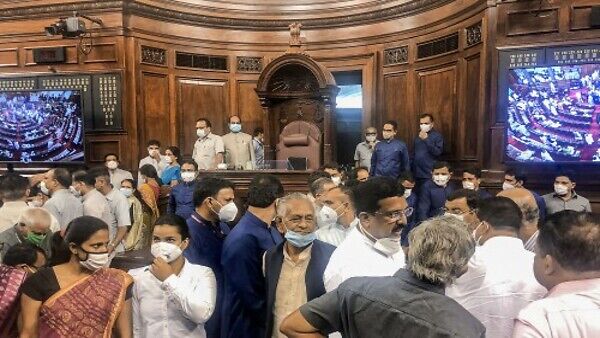  ಶುಕ್ರವಾರ ಕೊನೆಯಾಗಬೇಕಿದ್ದ ಸಂಸತ್ತು ನಿನ್ನೆಯ ಕೊನೆ