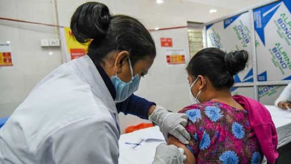 Schools Reopening: Centre Sought the support of private hospitals in vaccinating teachers free of cost Schools Reopening: Centre Sought the support of private hospitals in vaccinating teachers free of cost