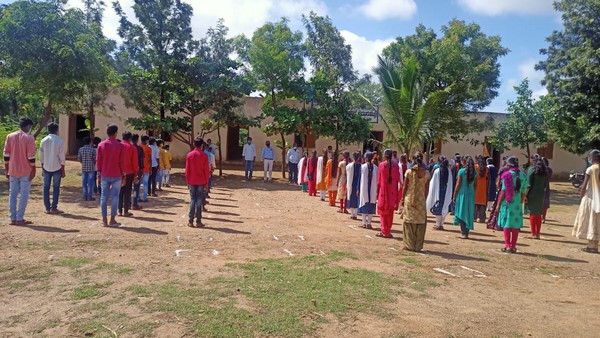 Chitradurga School Reopening: Students Who Came To School Enthusiastically 