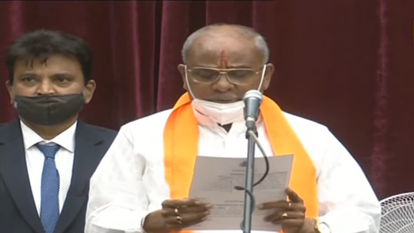 ಸಚಿವರಾಗಿ ಪ್ರಮಾಣ ವಚನ ಸ್ವೀಕರಿಸಿದ ಉಮೇಶ್ ಕತ್ತಿ