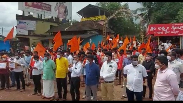 ಪುತ್ತೂರಿನಲ್ಲಿ ಪೊಲೀಸ್ ಬಂದೋಬಸ್ತ್