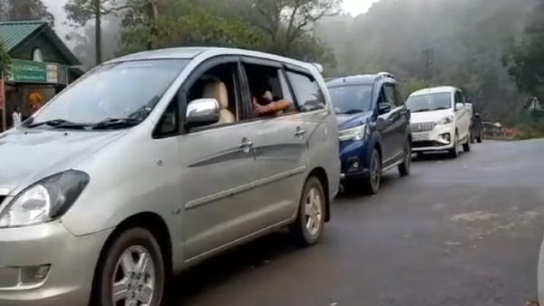 ಗೇಟ್ ಮುಂದೆ ಗಲಾಟೆ