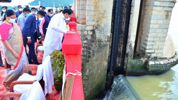 ಅಧಿಕಾರಿಗಳಿಂದ ವಿವರಣೆ