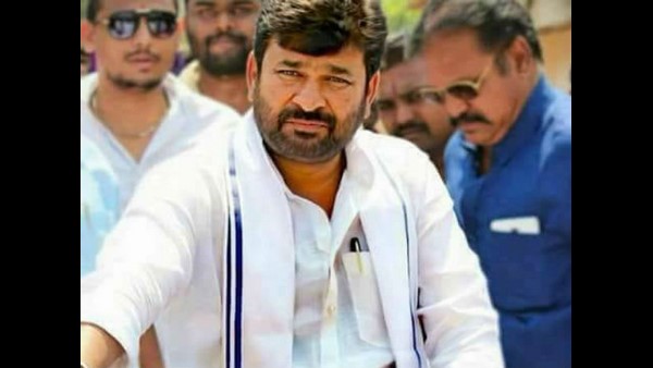 Belagavi: Laxmi Hebbalkar Welcomed Vinay Kulkarni By Tieing Rakhi