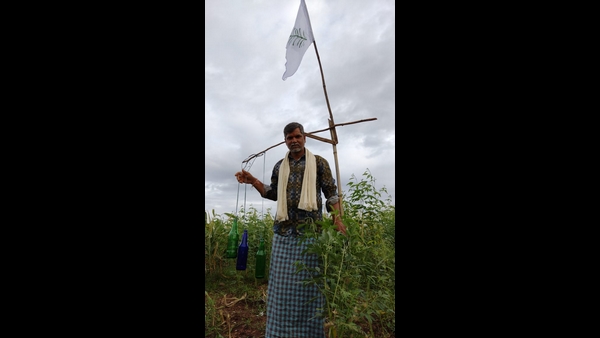  ಹೊಲದ ನಾಲ್ಕು ಭಾಗಗಳಲ್ಲಿ ಅಳವಡಿಕೆ