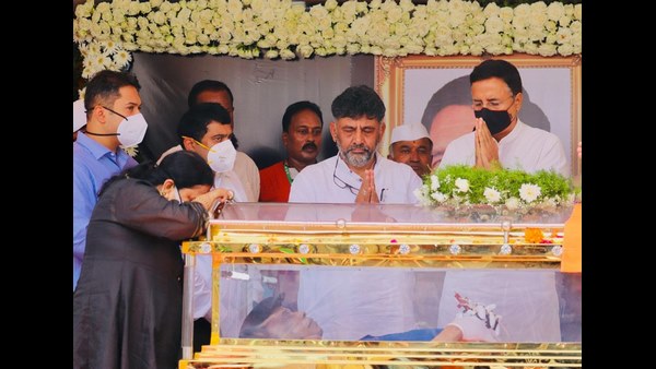 ಮಂಗಳೂರಿಗೆ ತೆರಳಿದ್ದ ಡಿ.ಕೆ. ಶಿವಕುಮಾರ್