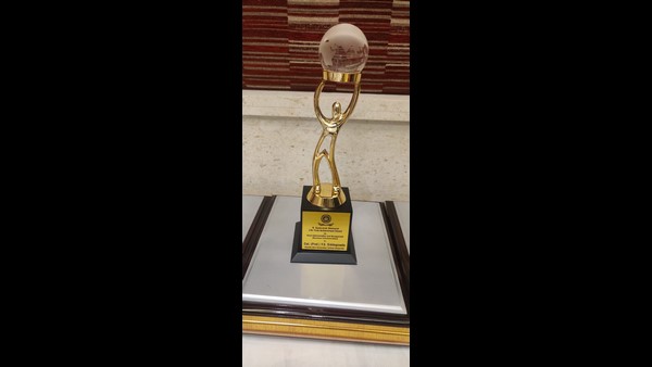 Tumkuru University Vice Chancellor V. Siddegowda honored by National Chanakya award