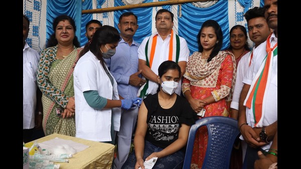Tibbegowda Calls On Congress Activists To Raise Public Awareness Against Price Hike