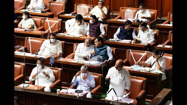 ಹುಷಾರಾಗಿರಪ್ಪ ಯಡಿಯೂರಪ್ಪ ಅವರನ್ನೇ ಇಳಿಸಿದ್ದಾರೆ!