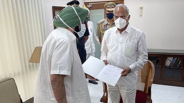 Breaking: Punjab CM Captain Amarinder Singh submits resignation Breaking: Punjab CM Captain Amarinder Singh submits resignation