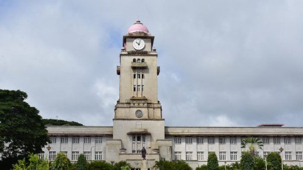 1962ರಲ್ಲಿ ತಯಾರಾ ಗಡಿಯಾರ