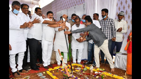 Home Minister Araga Jnanendra has promised that 10,000 police personnel will be accommodated