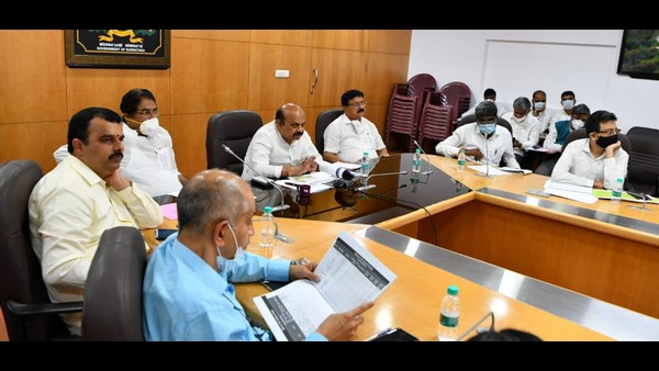 Revenue Minister R Ashok Announced Rs 38.64 cr Crop Relief to 45586 Farmers Revenue Minister R Ashok Announced Rs 38.64 cr Crop Relief to 45586 Farmers
