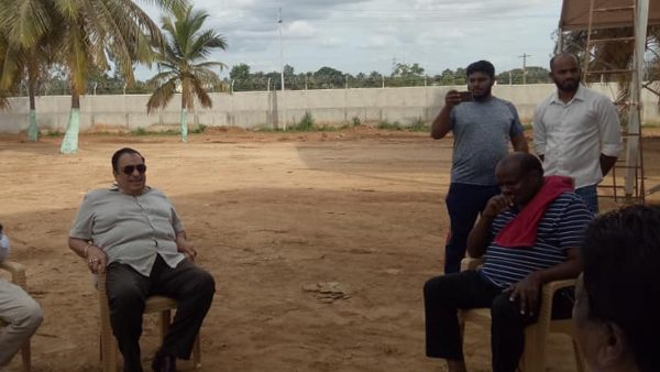 ಬಿಡದಿಯ ತೋಟದ ಮನೆಯಲ್ಲಿ ಭೇಟಿ