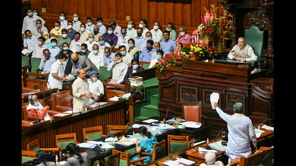 ವಿಪಕ್ಷ ನಾಯಕ ಸಿದ್ದರಾಮಯ್ಯಗೆ ಸಿಎಂ ಬೊಮ್ಮಾಯಿ ತಿರುಗೇಟು!