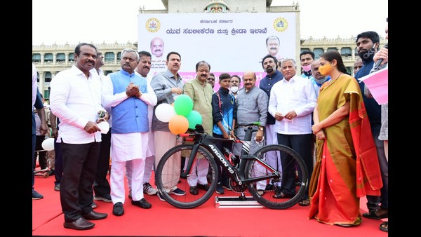 ಸೈಕ್ಲಿಂಗ್‌ನಲ್ಲಿ ಪವಿತ್ರಾ ಸಾಧನೆ ಹೀಗಿದೆ!
