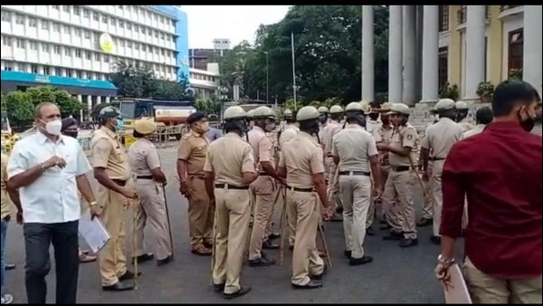 Mixed response to Bharat Bandh in Karnataka; Here is the district wise response