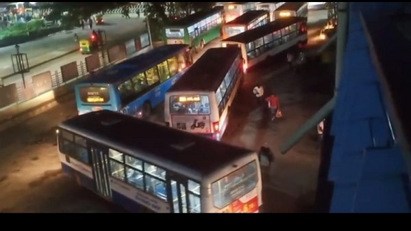 Bharat Bandh in Bengaluru: Farmers and Pro Kannada Organizations protesting in Bengaluru