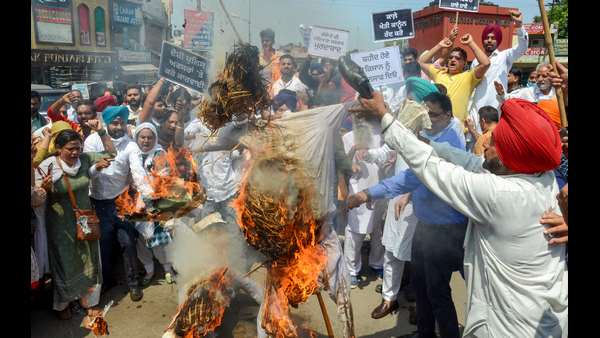  Supreme Court order Centre govt To Find Solution on Farmers protest and Road Block in border 
