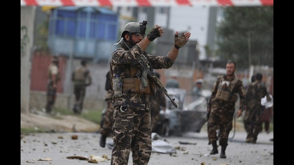 ದೇಶ ತೊರೆಯುವ ಮೂಲಕ ರಕ್ತಪಾತ ತಡೆಯುವ ಯತ್ನ 