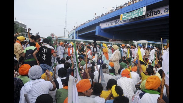 ದೆಹಲಿ ಗಡಿಯಲ್ಲಿ ಮುಂದುವರಿದ ರೈತರ ಹೋರಾಟ 