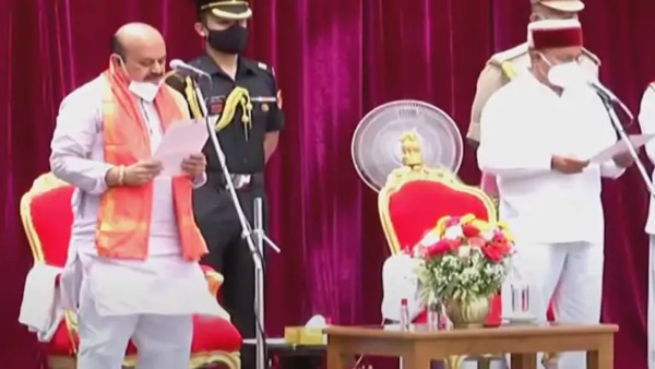  ಈಗತಾನೇ ಮುಖ್ಯಮಂತ್ರಿಯಾಗಿದ್ದಾರೆ, ಹಾಗಾಗಿ ಈಗಲೇ ಅಶುಭವನ್ನು ನುಡಿಯಲಾರೆ