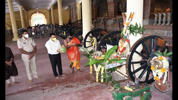 ರಾಜರ ಕಾಲದ ಗೌರವದ ಸಂಕೇತ ರಾಜರ ಕಾಲದ ಗೌರವದ ಸಂಕೇತ