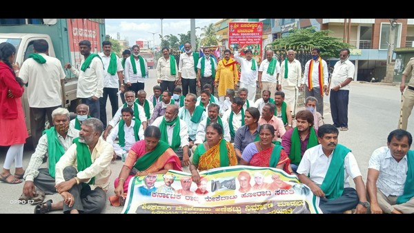 ತಮಿಳುನಾಡಿನ ಹಿತಕಾಯಲು ನಿಂತಿದೆ ತಮಿಳುನಾಡಿನ ಹಿತಕಾಯಲು ನಿಂತಿದೆ